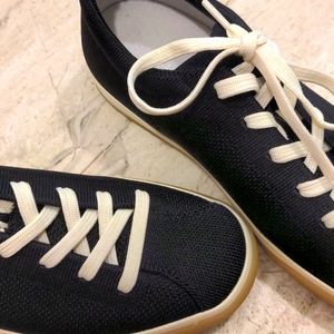 Rothy's Lace Up Sneaker in black